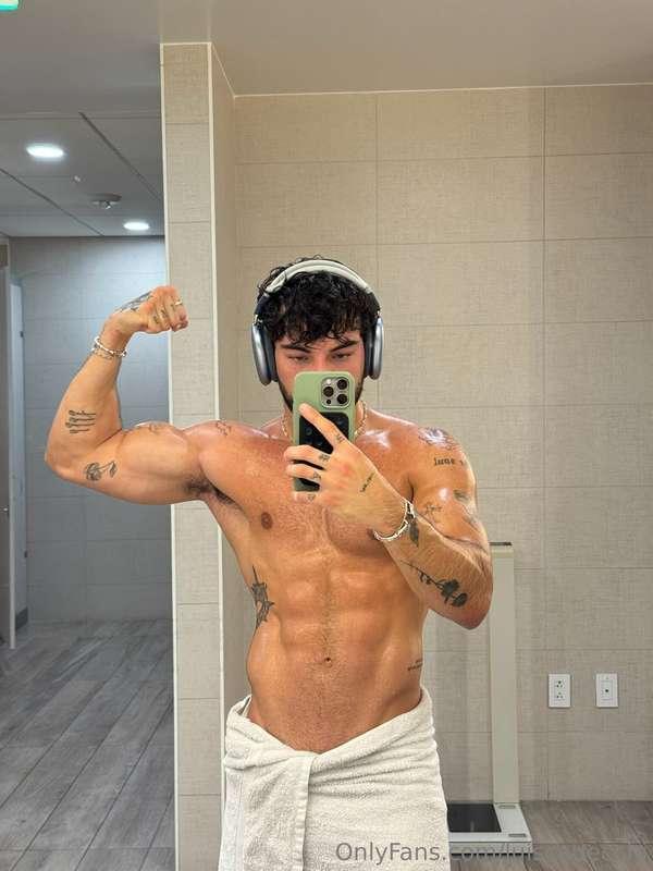 Check your DMs in 30 MIN 😈   BIG SPECIAL CUMMIN