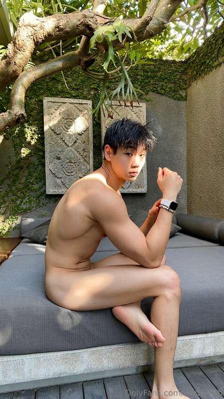 Just sent you something that is wayyyy too naughty for my wa..