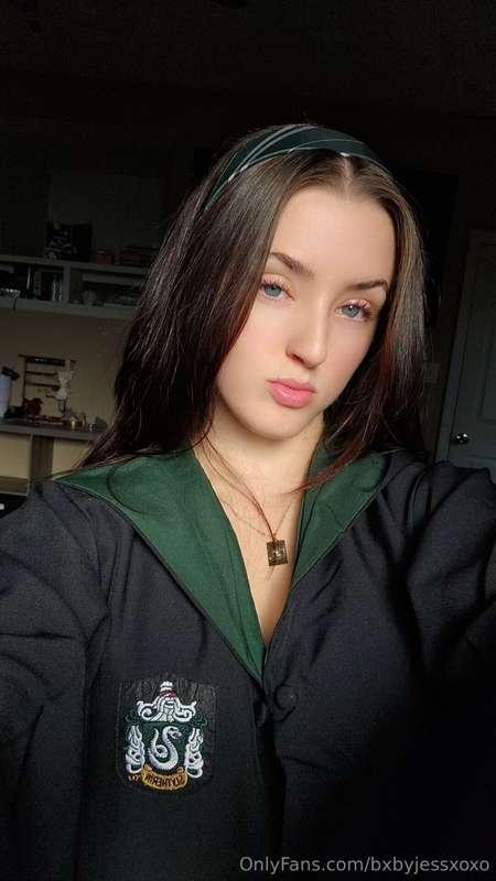 I'm a slutty slytherin lol🐍 Happy halloween 🎃 💕I show more o..