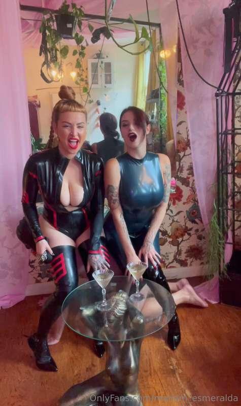 Slave D is human furniture for @rubyalexia and I while we ad..