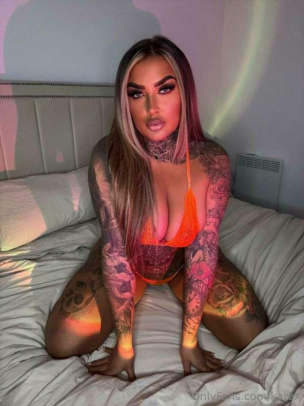 Look into my eyes😈