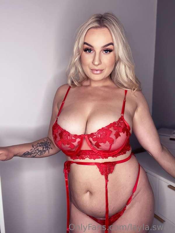 Do I suit red?💋
