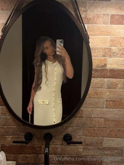 Loved this fit 🤍✨ had to snap a quick mirror pic before head..