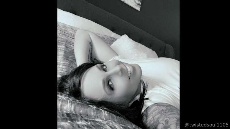 I hope I’m in your dreams tonight 😴😴