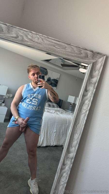 Want me to send you pics like this? 😈