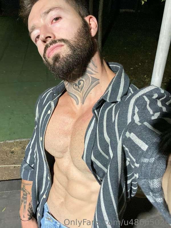 Cómo va su sábado ?  how is your saturday going?