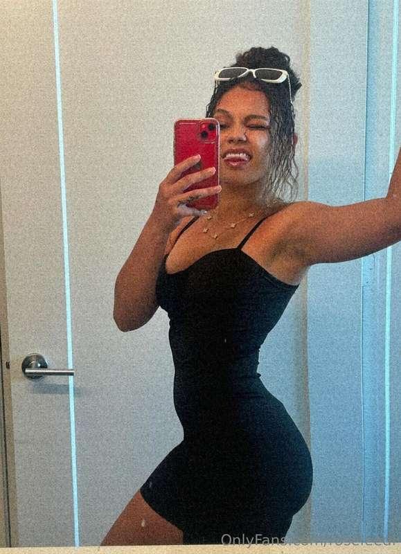 girls like me deserve the best treatment don't we? 🥰