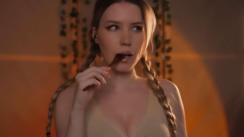 ASMR Honey Spoon 🍯 100% Satisfying Tingles 🐝