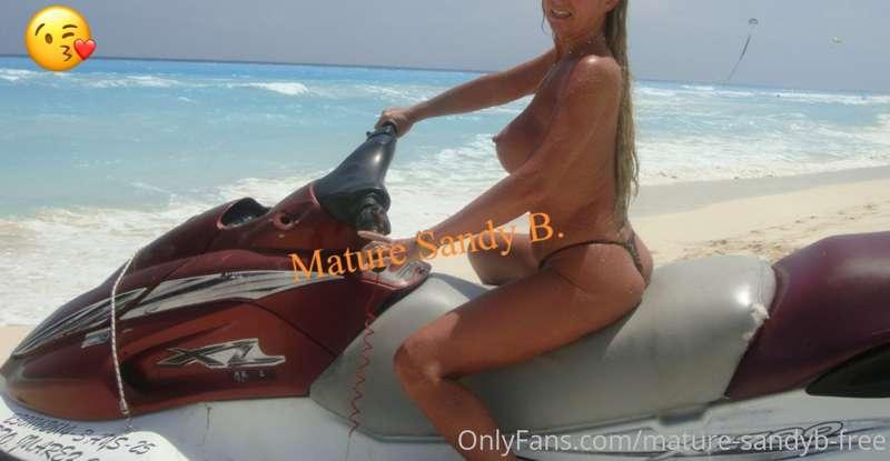 Have a nice day MILF Lovers !💋 https://onlyfans.com/syldede.