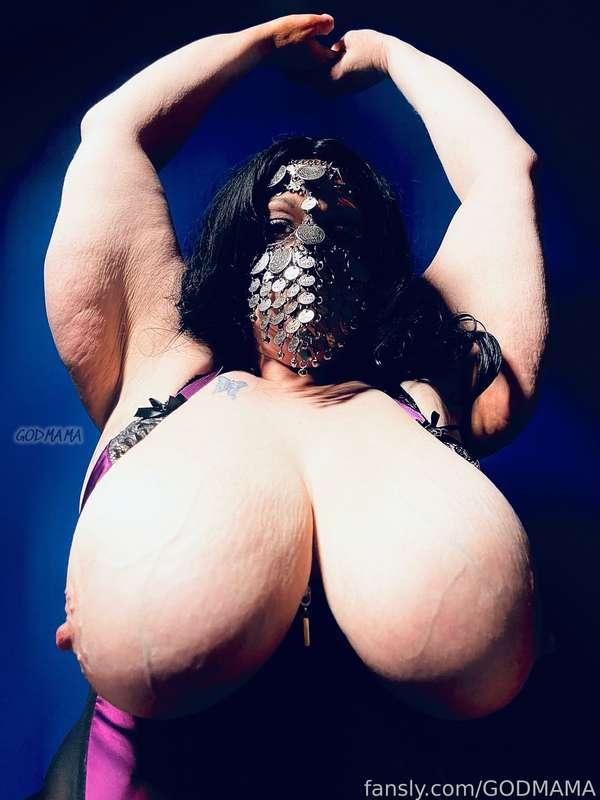 ᴍᴀᴍᴀ ᴏʙᴊᴇᴛ ᴅ'ᴀʀᴛ 

#FYP #FAT #BBW #SSBBW #big #tits #mom #stepmom #cougar #mature #custom #vids #goddess #erotic #art 