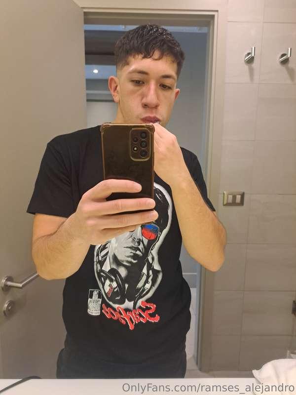Holaaaa Hablenme al dm que contestare todo, los quiero 👑🥰.