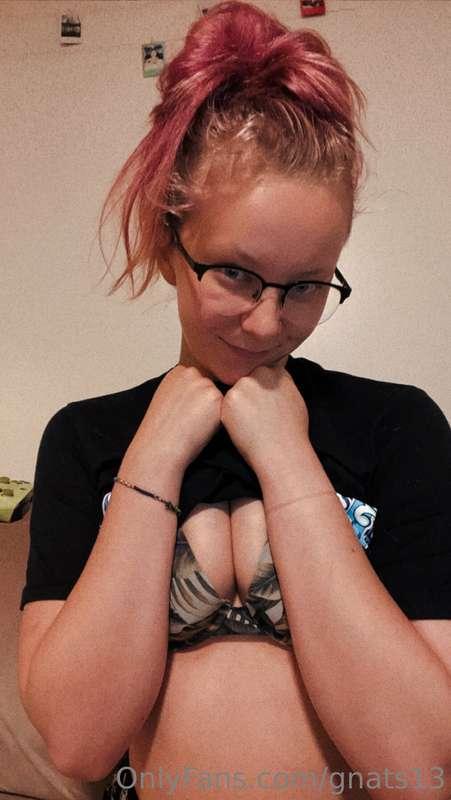 Late night phasmophobia sessions😍  Who else is a horror love..