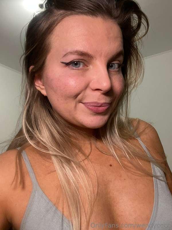 Do you like the arrows of my eyes?😼😈