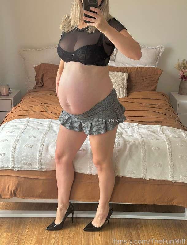 Tell me you love my mini skirt… even if I wear it while pregnant! 


#tits #pregnant #milf