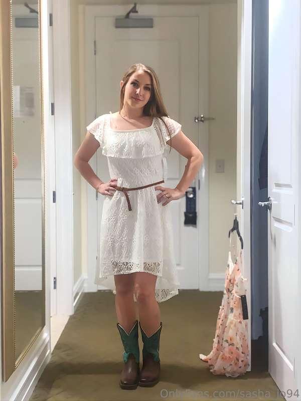 Who’s ready for a Saturday night out? 💋