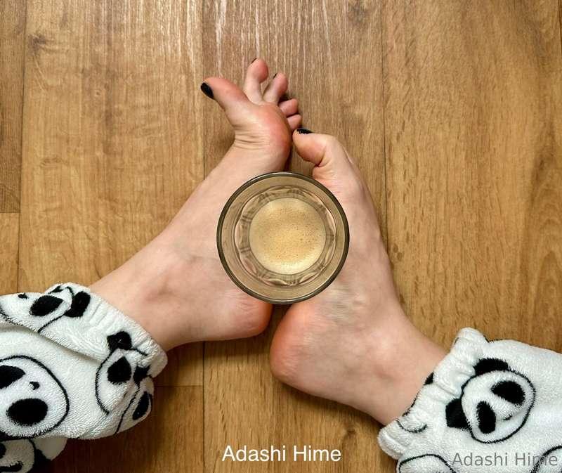 Sunday coffeet ☕️🦶🏻