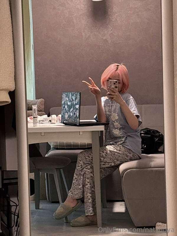 Hey, is anyone still awake? (๑˃ᴗ˂)ﻭ I’m staying up late~!