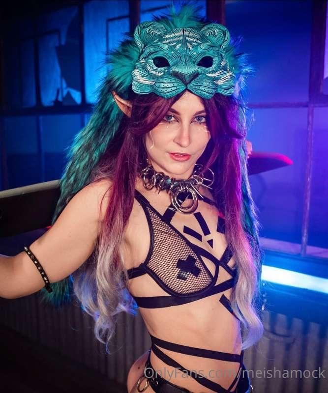 Booty booty booty! 

If you like booty this is THE set for y..