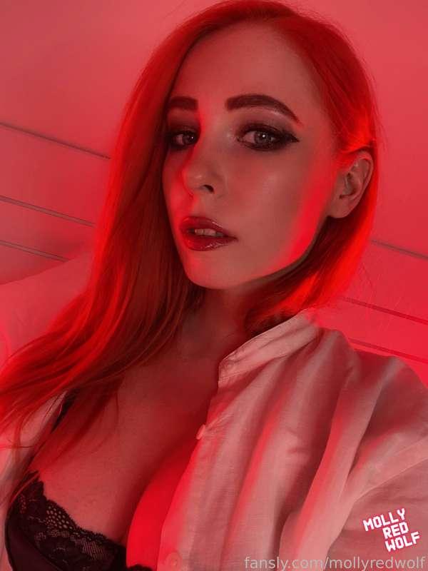 mollyredwolf image #1