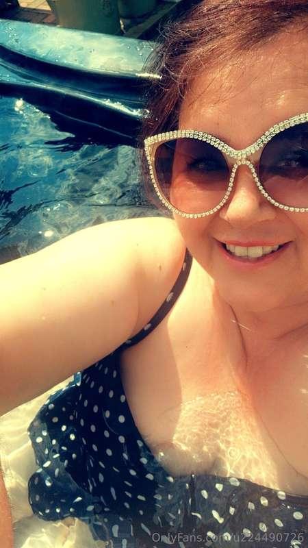 Wanna join me baby. Feel the bubbles around us mmmm xx
