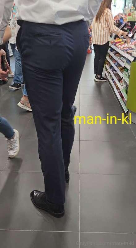 My Friday pleasure is to check out my colleague butt.