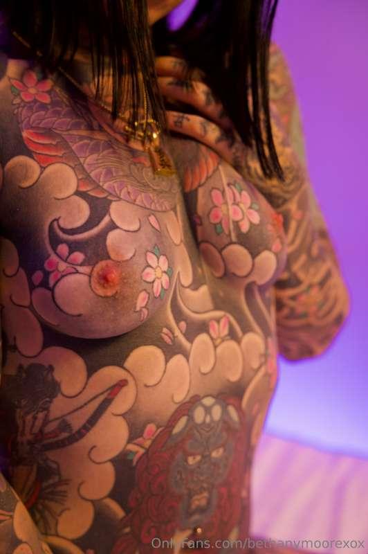 Now let's compare old boobs to new boobs 😅