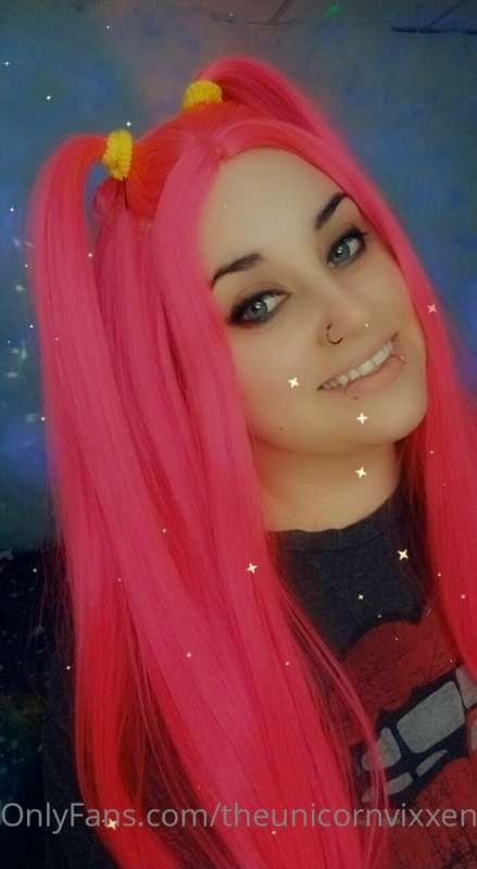 Pink hair is really not that bad on me