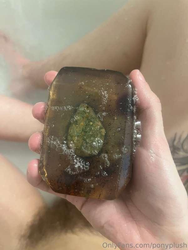 Big bubbly bath bush 🌳 Still transferring content~ and prepa..