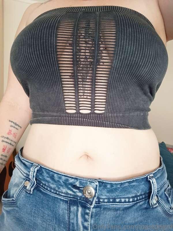 Outfit dilemma!!! Should I wear the low waist jeans or high ..