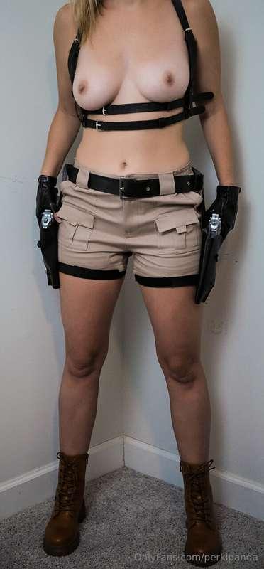 Here's a preview of my new set where I'm dressed up as Lara ..