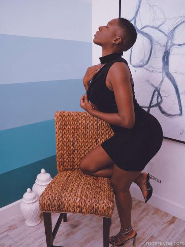 Happy Thursday love! Here’s a photo set shot by @salaciousce..