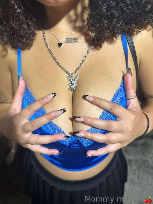 Put em’ in your mouth 👅💦