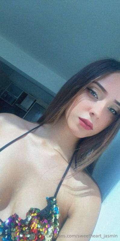 ✨  @EmyTheKitty ✨

Do petite girls with abs turn you on?😏 dm..