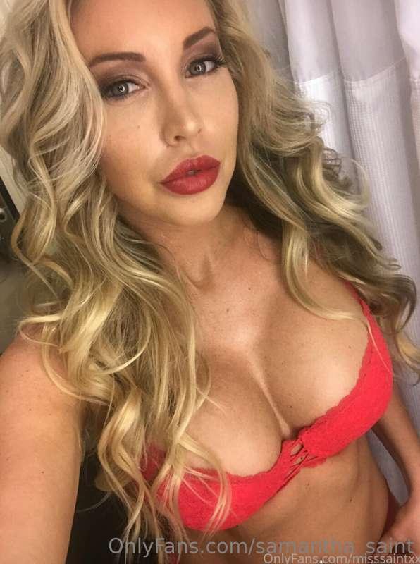Feeling fiery in red today 🔥