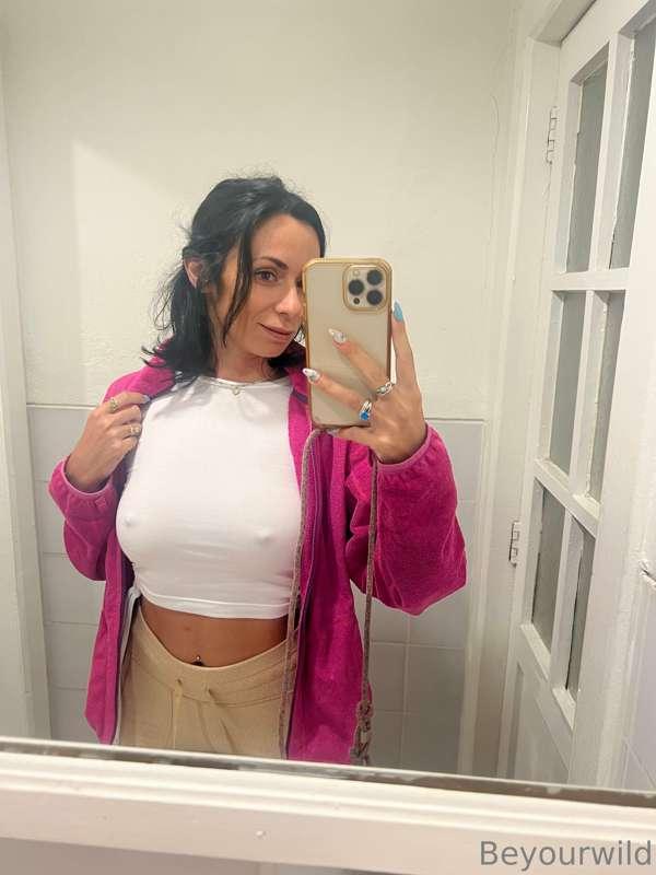 It’s a bit nippy don’t ya think? 🥶