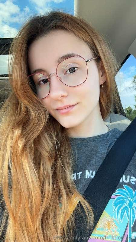 Which one is better? 🙈