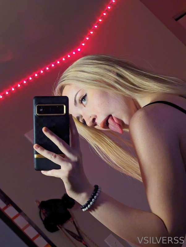 Have some face too 😚