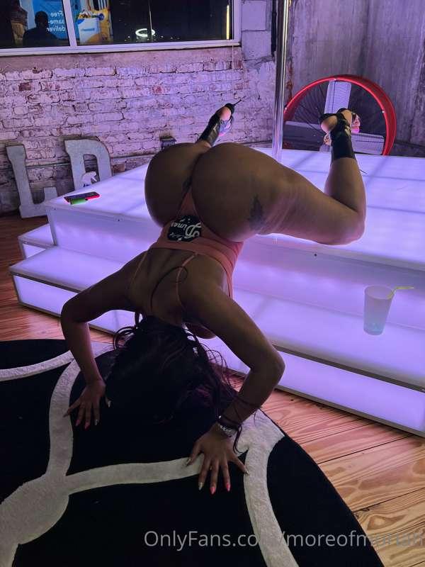 Face down, Ass up waiting for you on @moriahmillss 😈 Don't k..