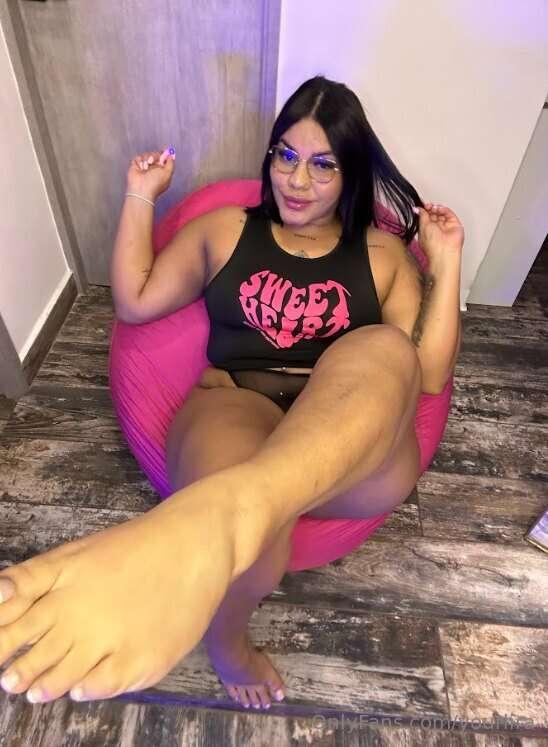 I can’t taste it with my lips can you do it for me? 🙈