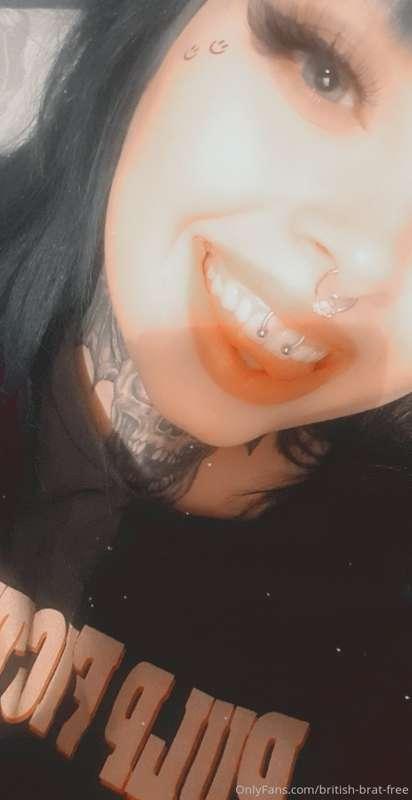 I post nudes all of the time on my paid page
