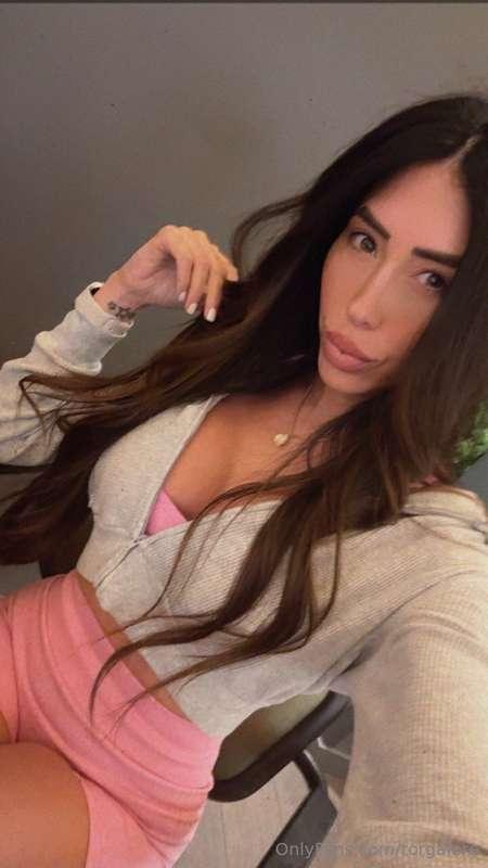 Simple pleasures… short shorts 💕