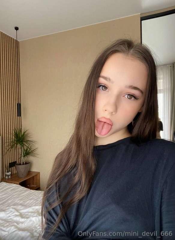 🔥𝗙𝗥𝗘𝗘 𝗢𝗡𝗟𝗬 𝗡𝗢𝗪🔥
FINALLY 18 @emilia_princess make FREE 
SUB F..