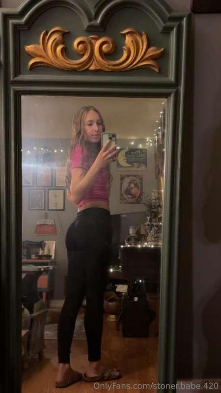 Should I do more daily mirror pics? 👀