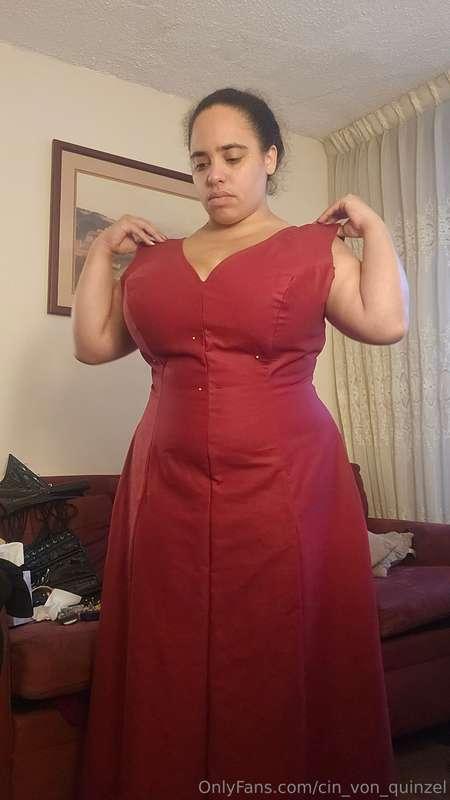 So much progress on my Rhaenyra Targaryen Cosplay! Can't wai..