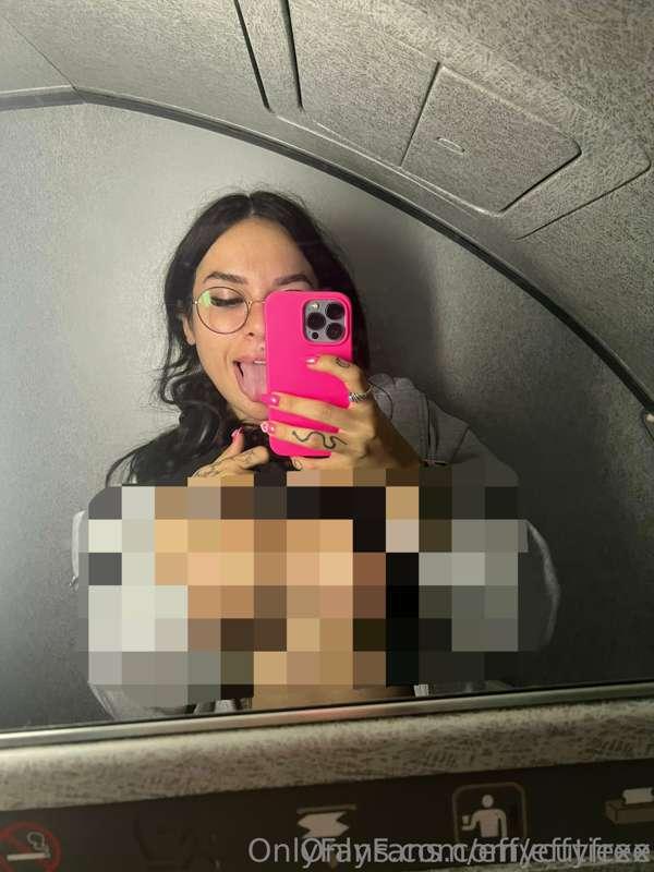 My boobs look better 30 000ft in the air🥰