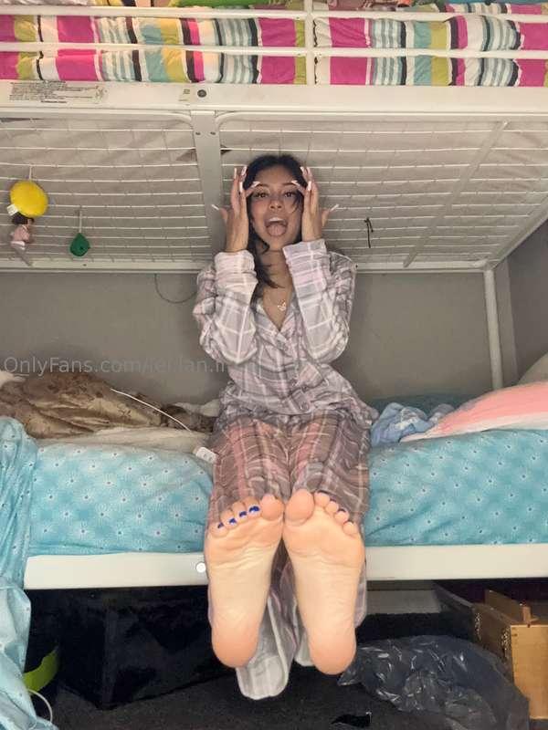 Wryd if you catch them hanging off the bed ? 
