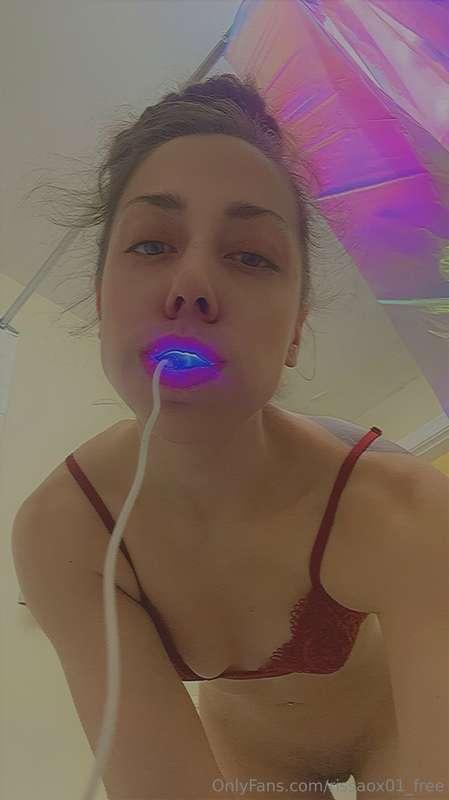 Whiting, my teeth, so they look better sucking dick With my ..