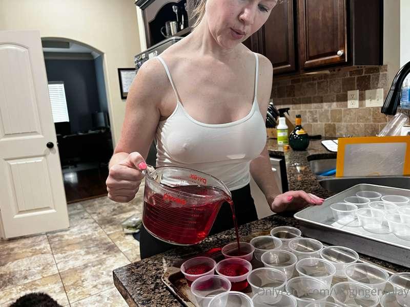 Meal prep for a day on the boat with fun friends. Getting th..