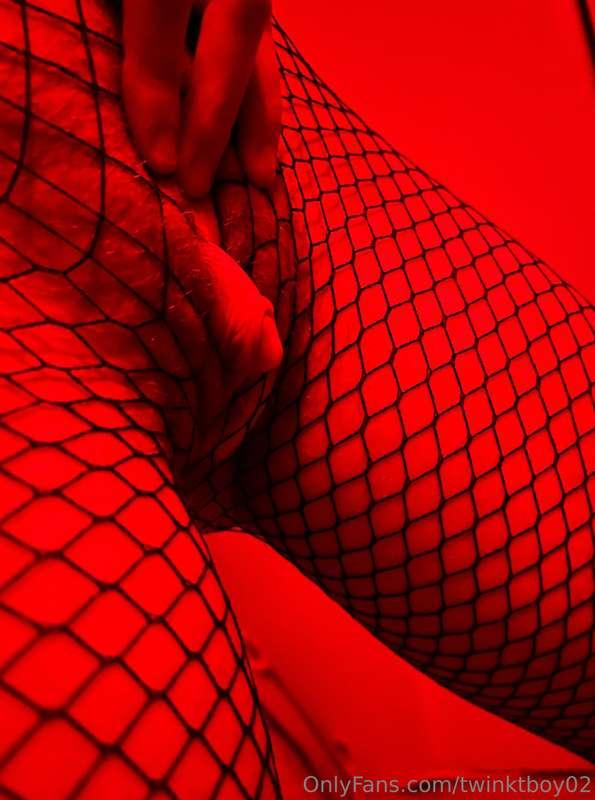 i recorded over 20 minutes of me playing with my pussy and r..