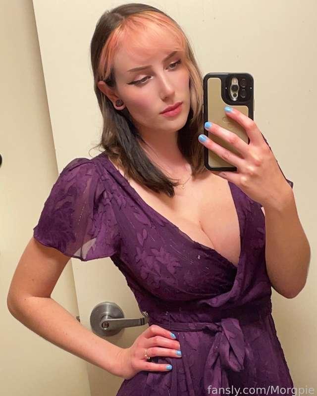 Went to a wedding looking soooo busty ;)